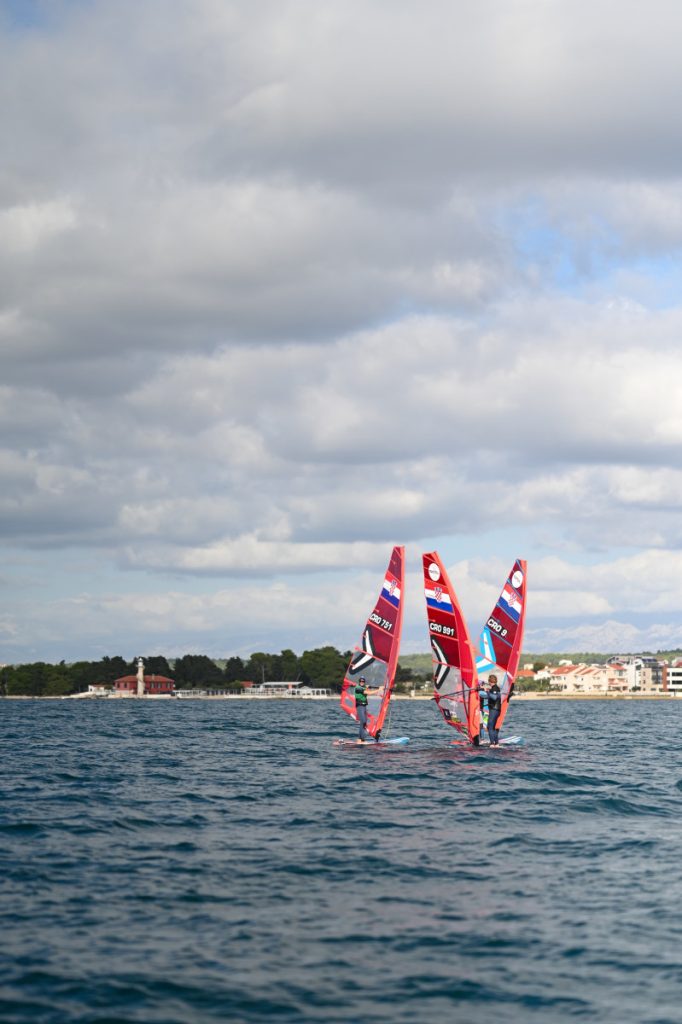 4ecb5297-5abf-4761-ab64-f82105b4e572