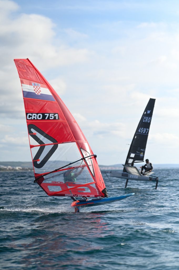 50b6d30e-b71b-4ad6-8cca-01f4078e570a