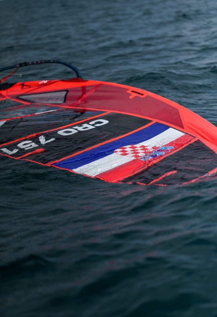 a19cae13-e11e-4309-8415-d6f573342f0f