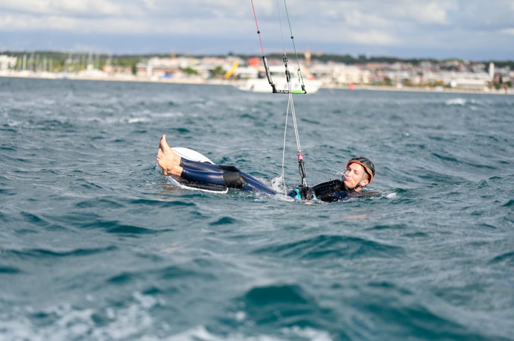 d9ef4b27-9123-485e-8465-6c02ba3b0e7b